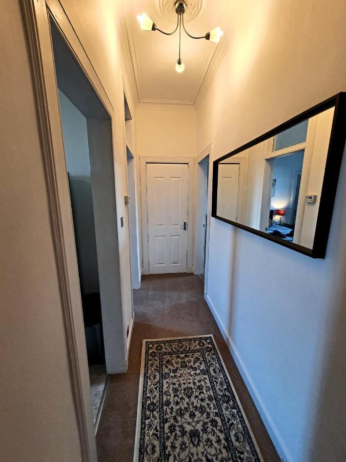 Dumbarton Hillview 아파트 외부 사진